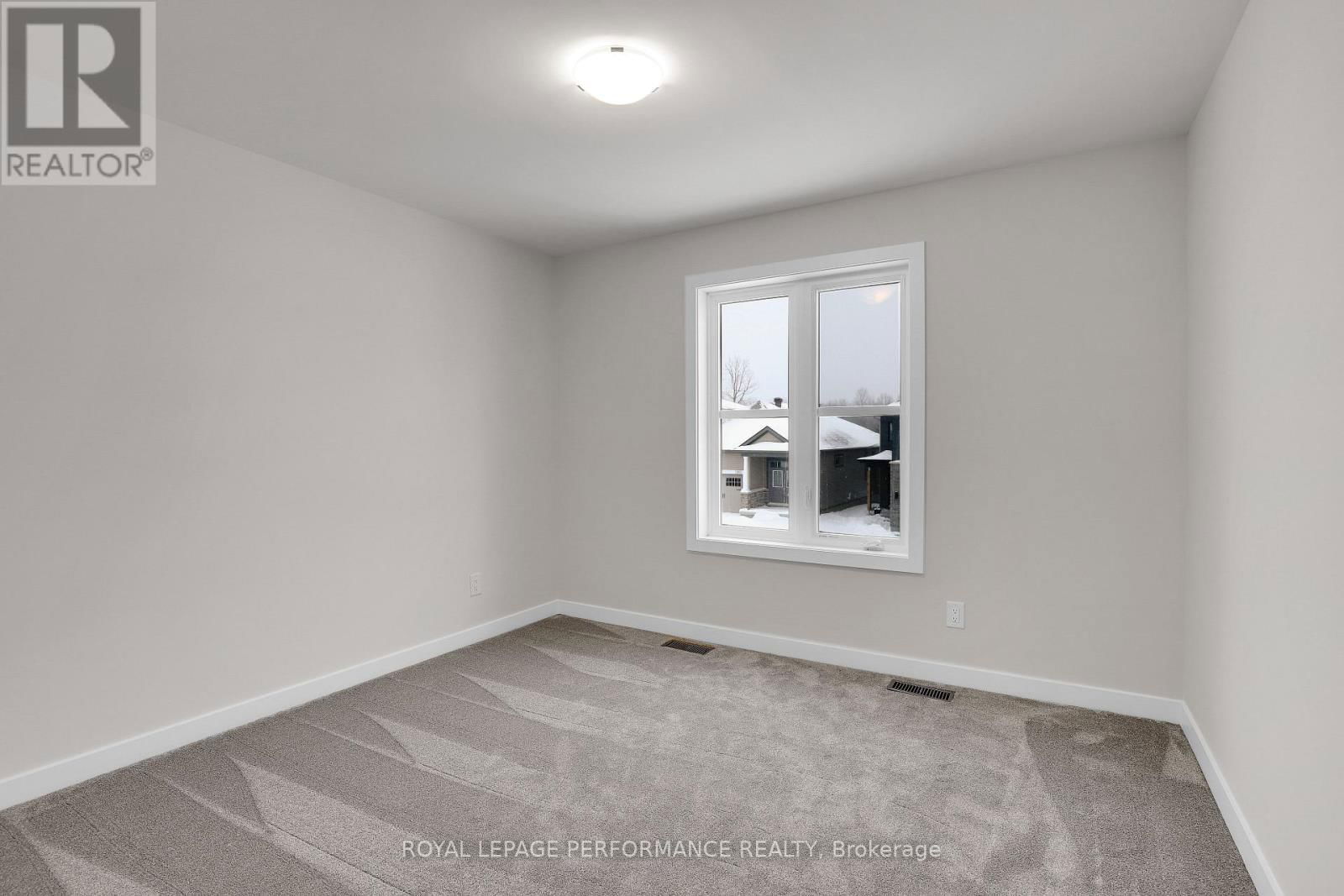 556 PAAKANAAK AVENUE Image 32