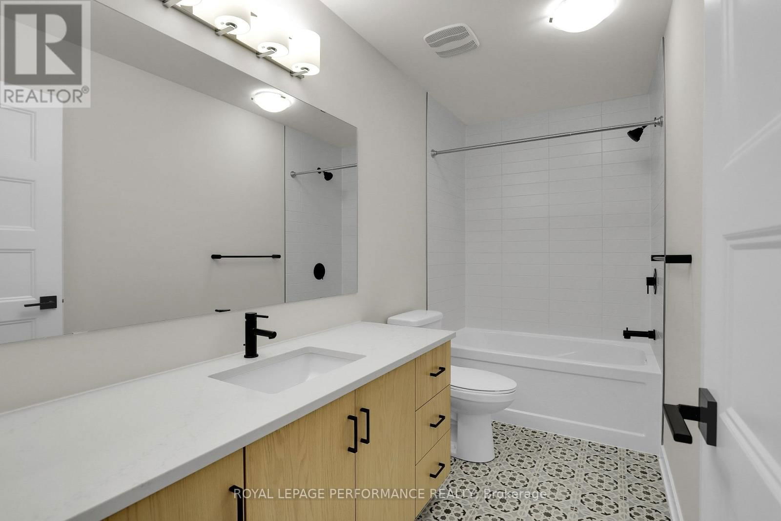 556 PAAKANAAK AVENUE Image 34