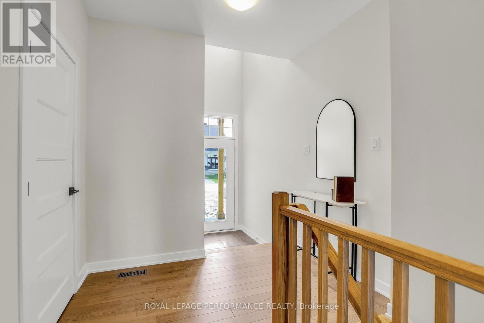 556 PAAKANAAK AVENUE Image 4