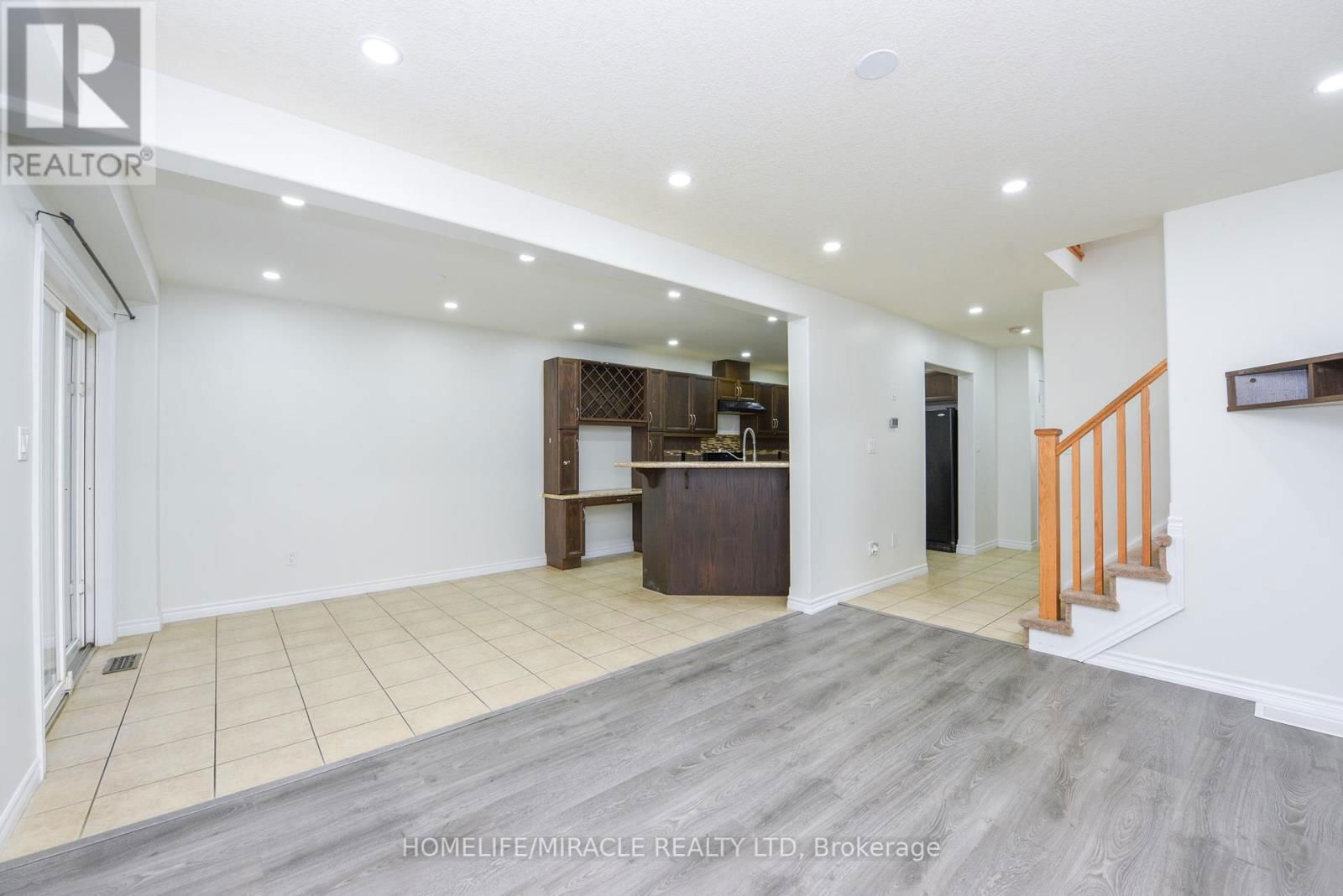 32 VIPOND STREET Image 13