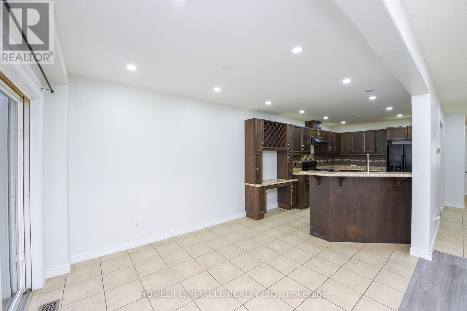 32 VIPOND STREET Image 15