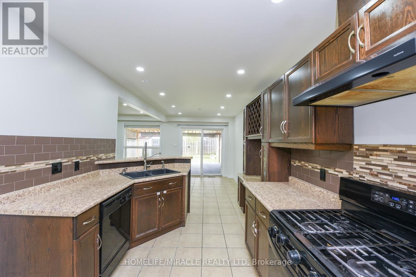 32 VIPOND STREET Image 19