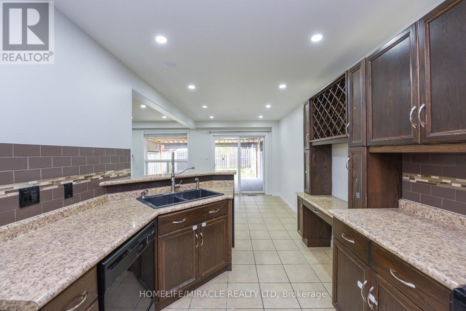 32 VIPOND STREET Image 21