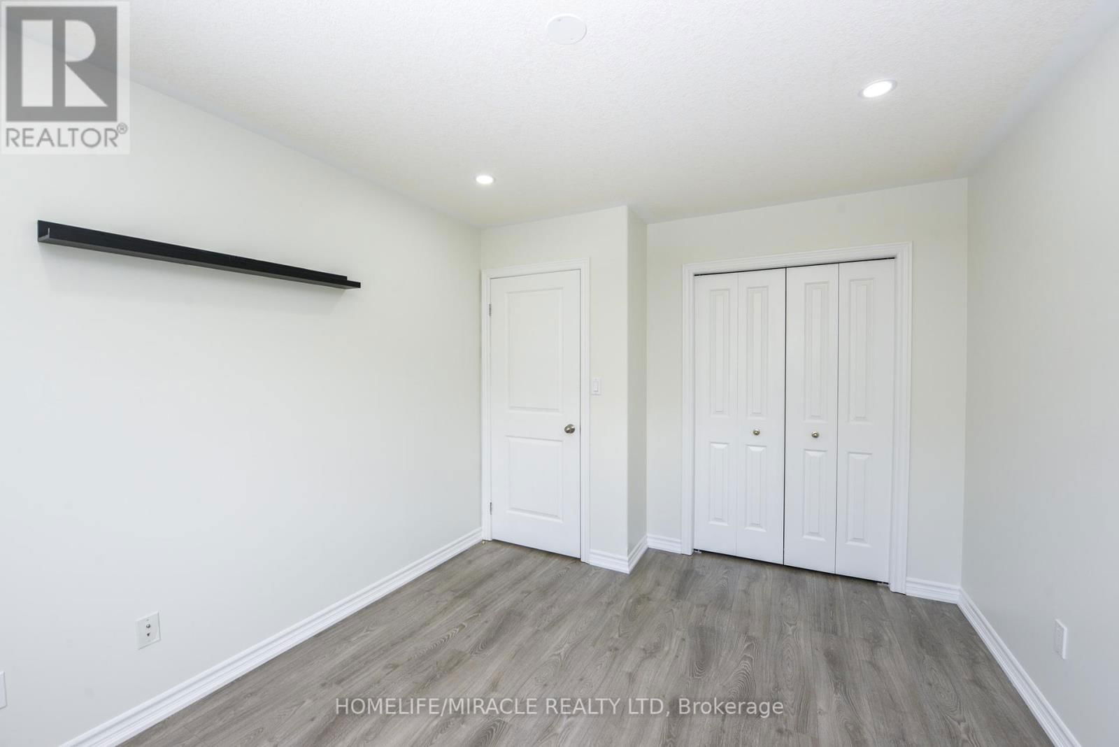 32 VIPOND STREET Image 24