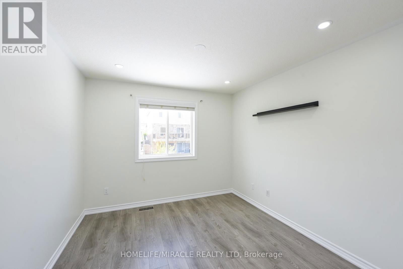 32 VIPOND STREET Image 25