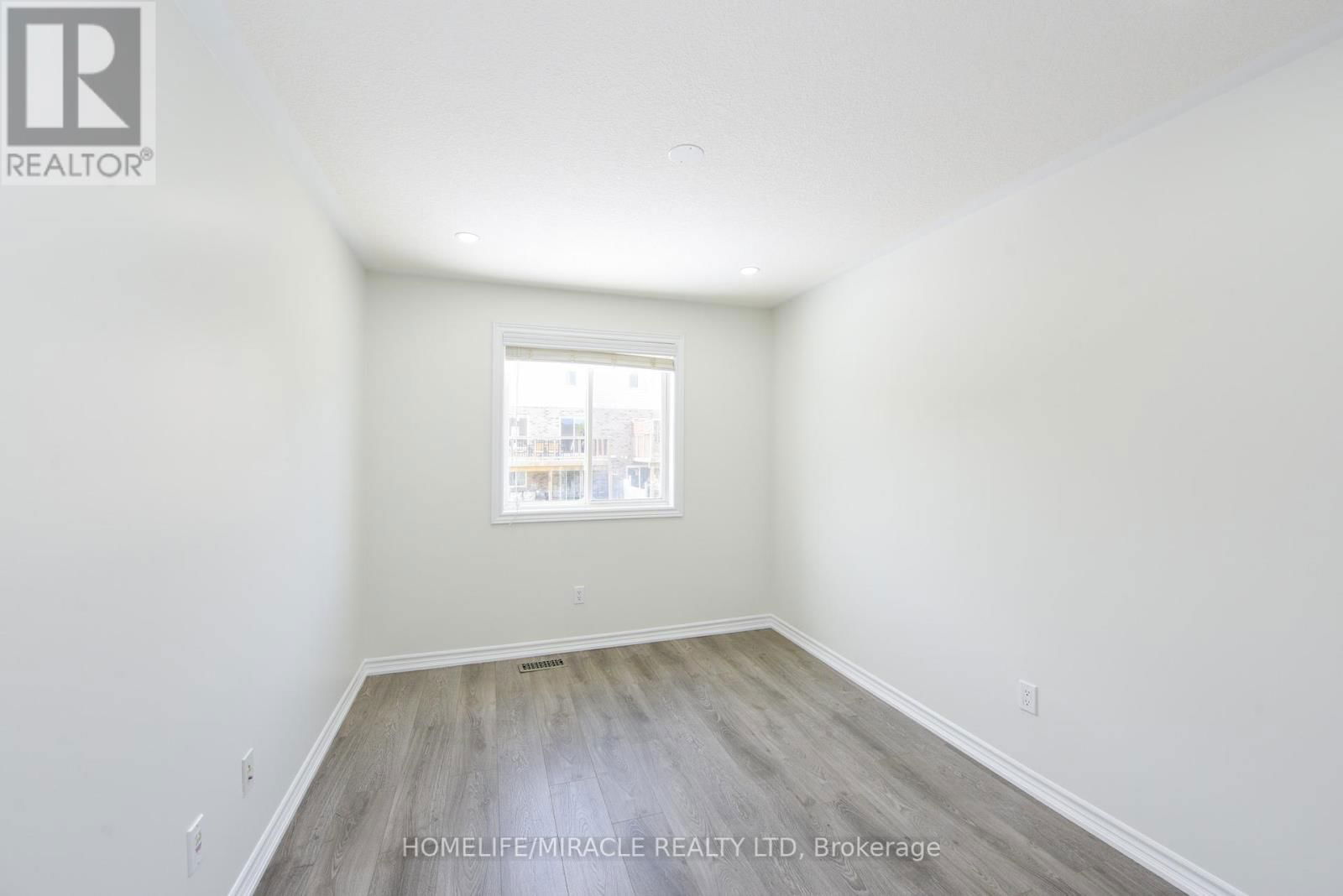 32 VIPOND STREET Image 26