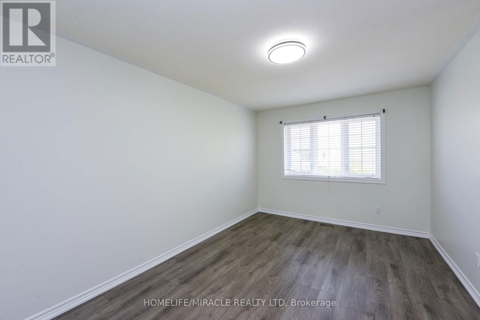 32 VIPOND STREET Image 30