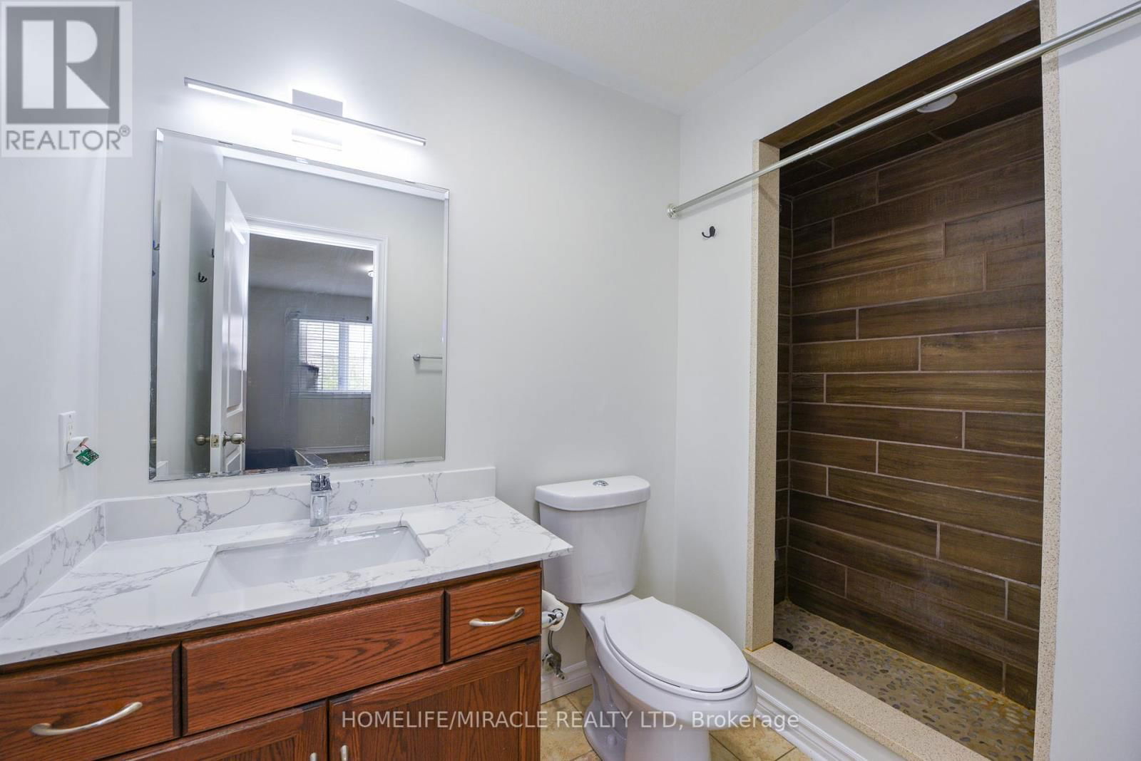 32 VIPOND STREET Image 33