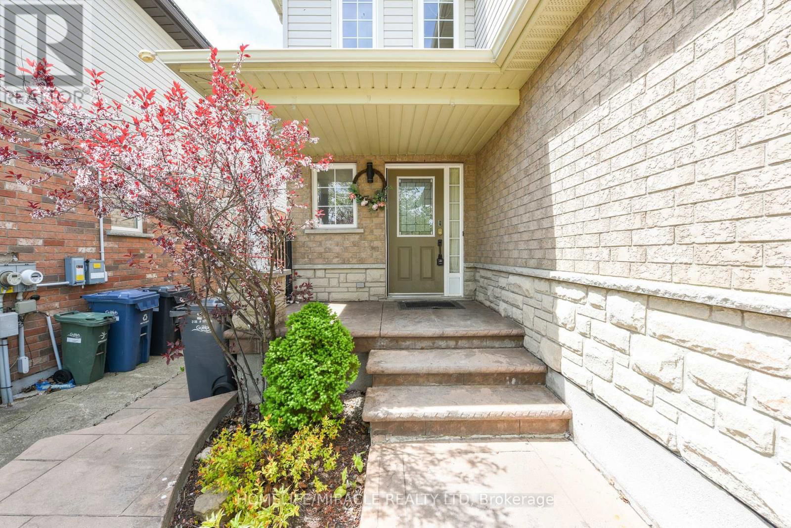 32 VIPOND STREET Image 4
