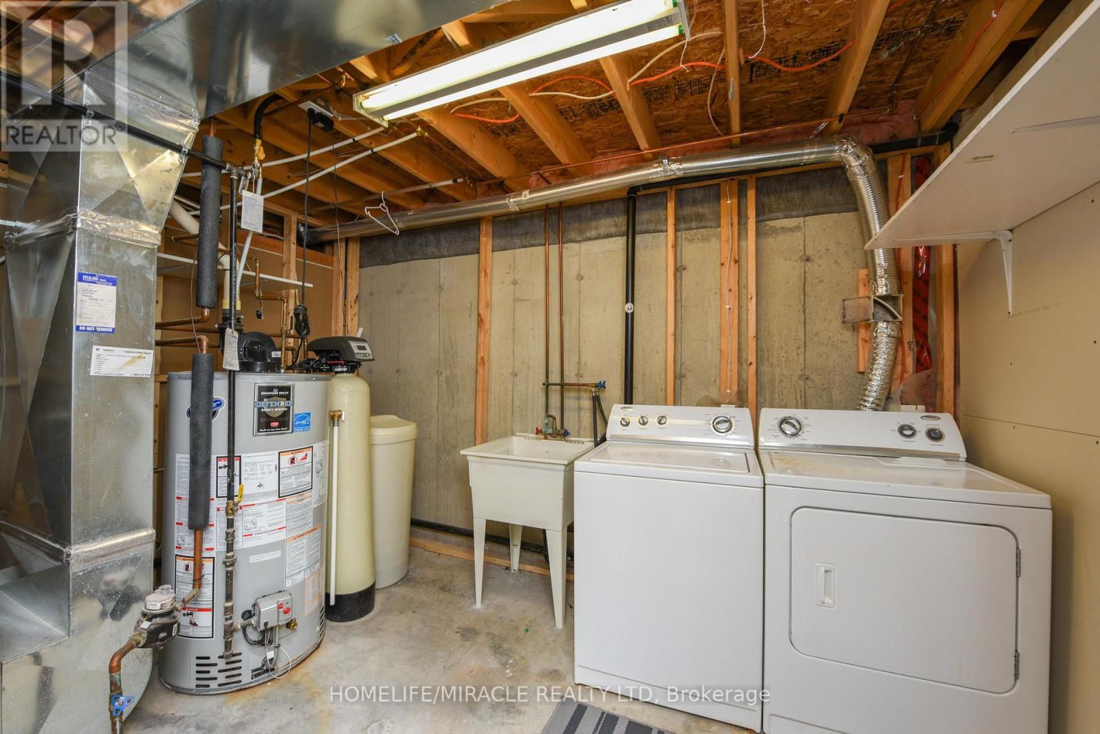 32 VIPOND STREET Image 42