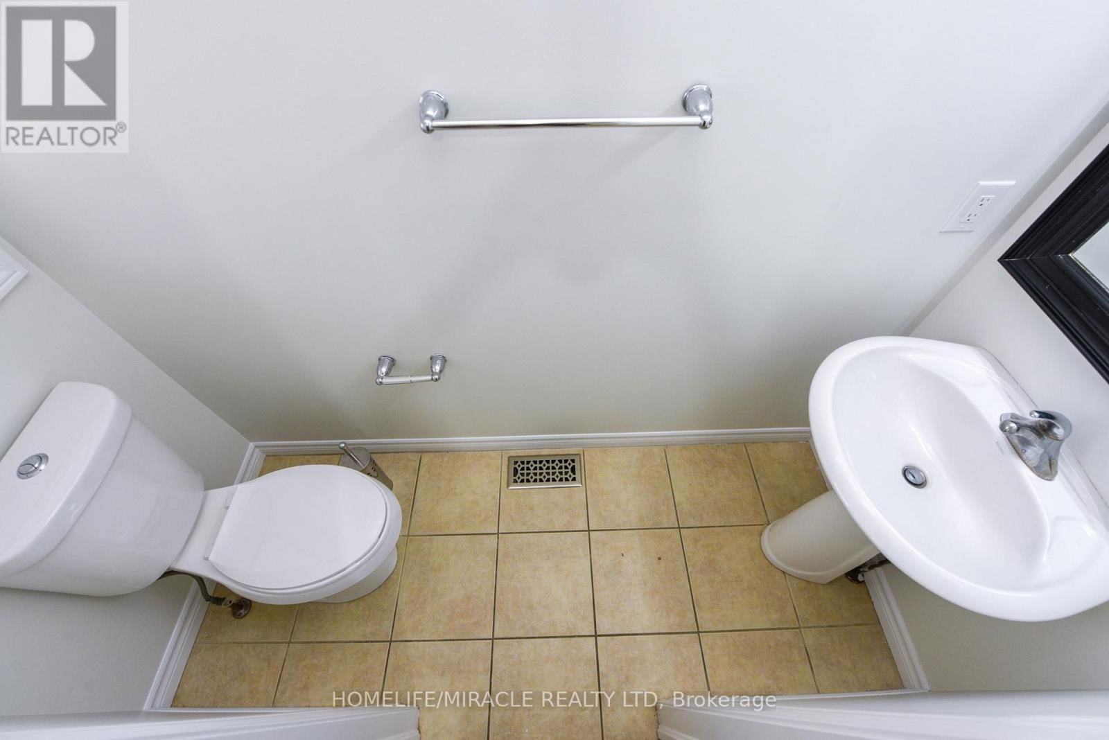 32 VIPOND STREET Image 7