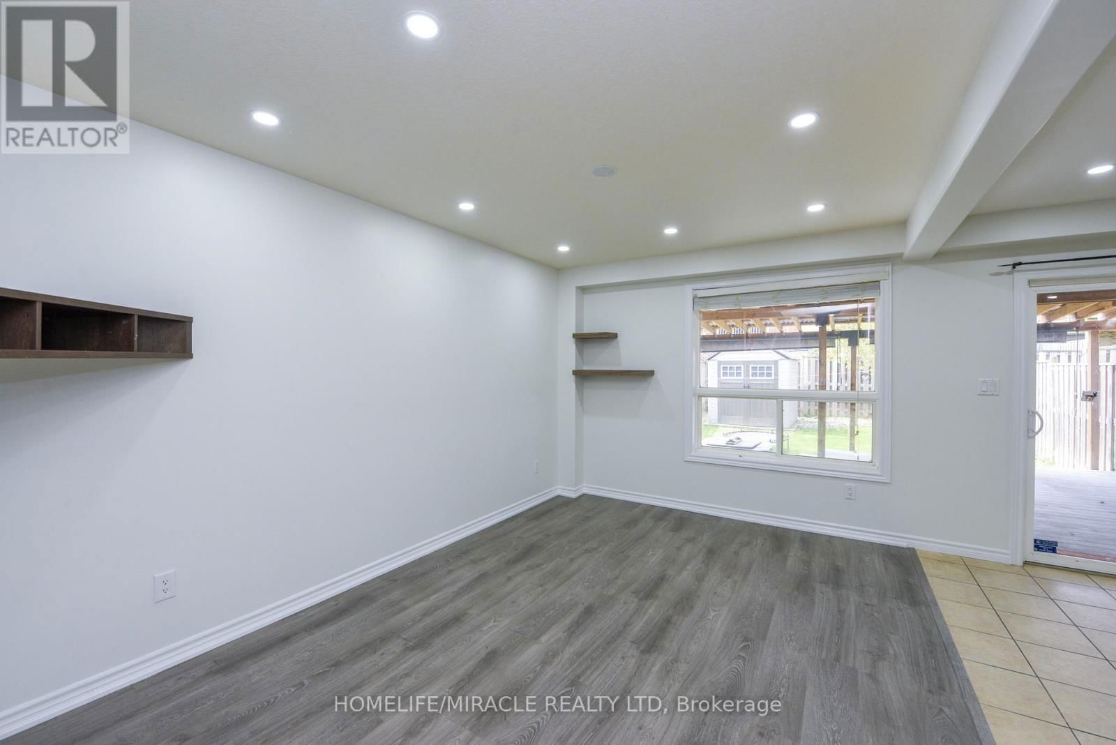 32 VIPOND STREET Image 9