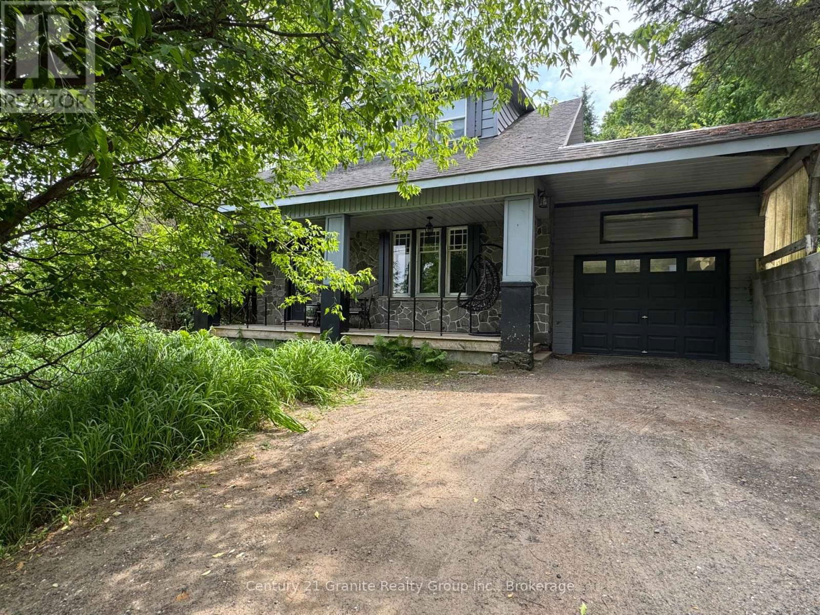 690 MOUNTAIN STREET Image 1