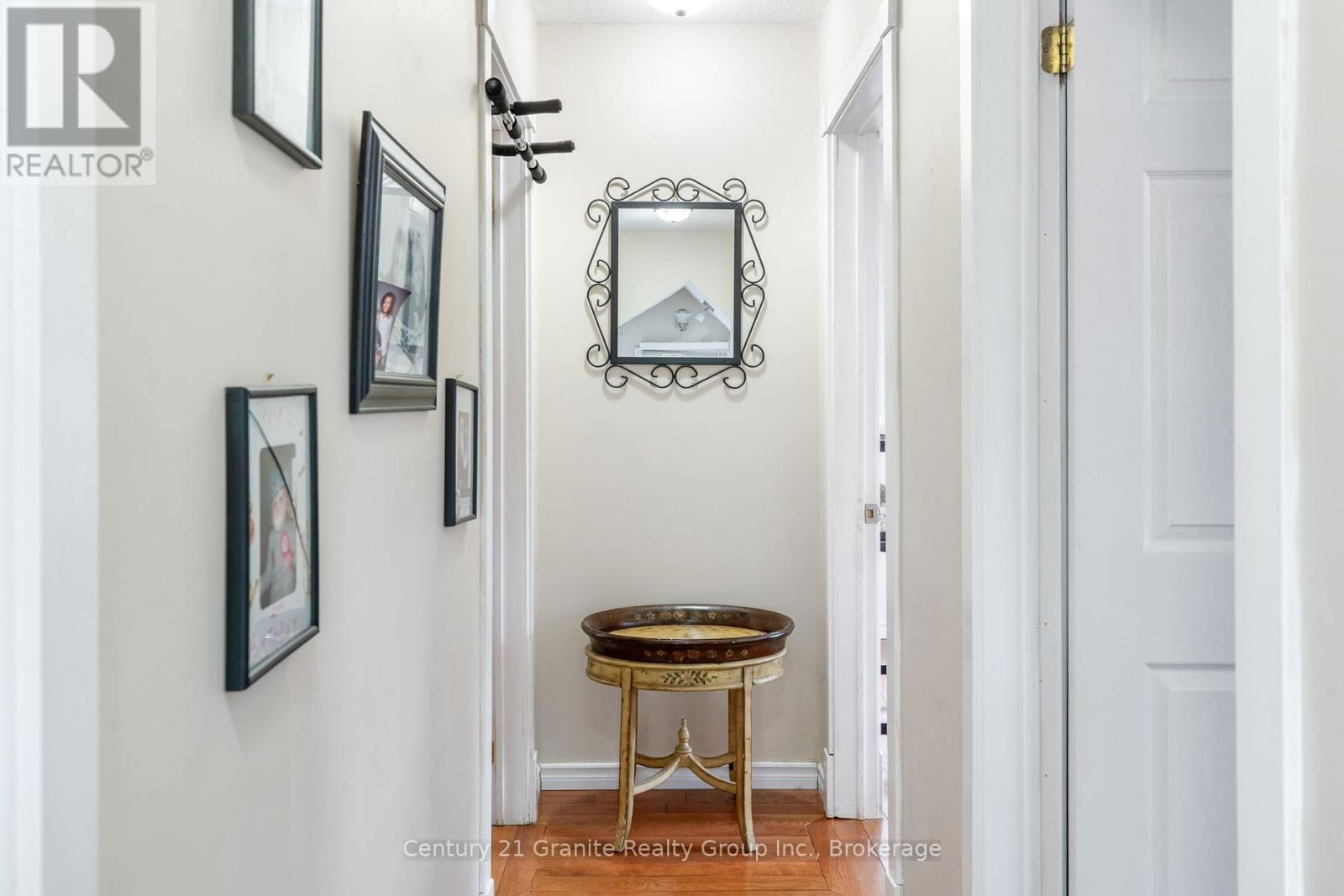 690 MOUNTAIN STREET Image 21