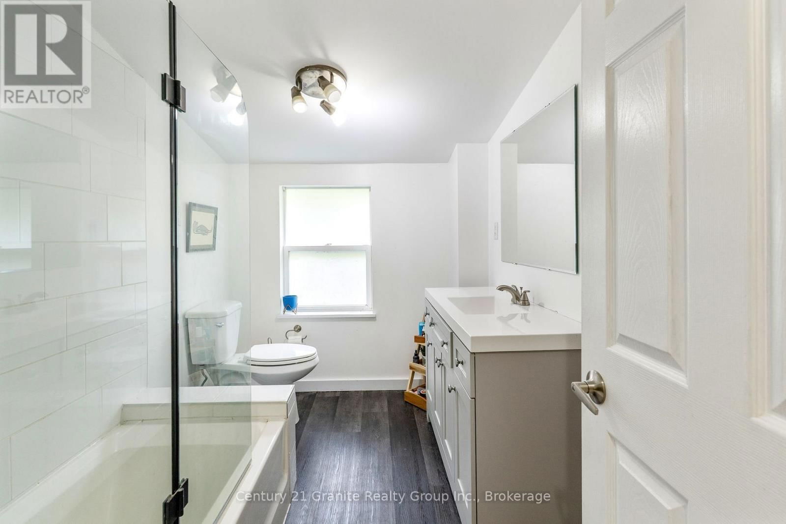 690 MOUNTAIN STREET Image 22