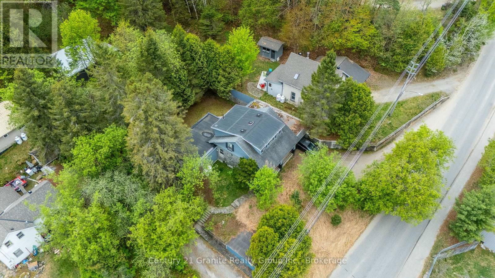 690 MOUNTAIN STREET Image 35