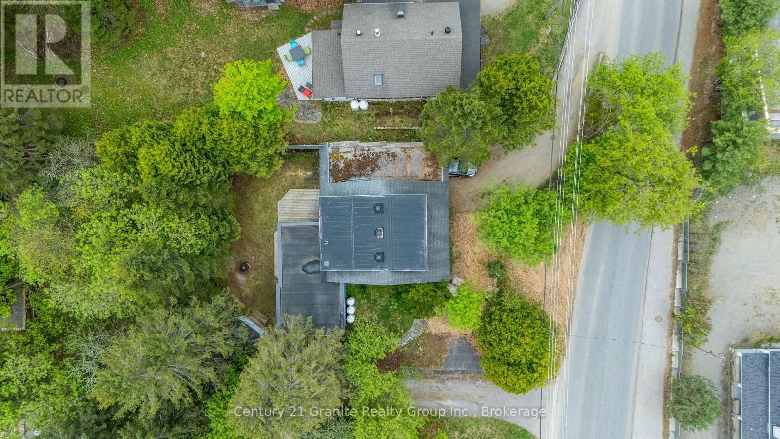 690 MOUNTAIN STREET Image 36