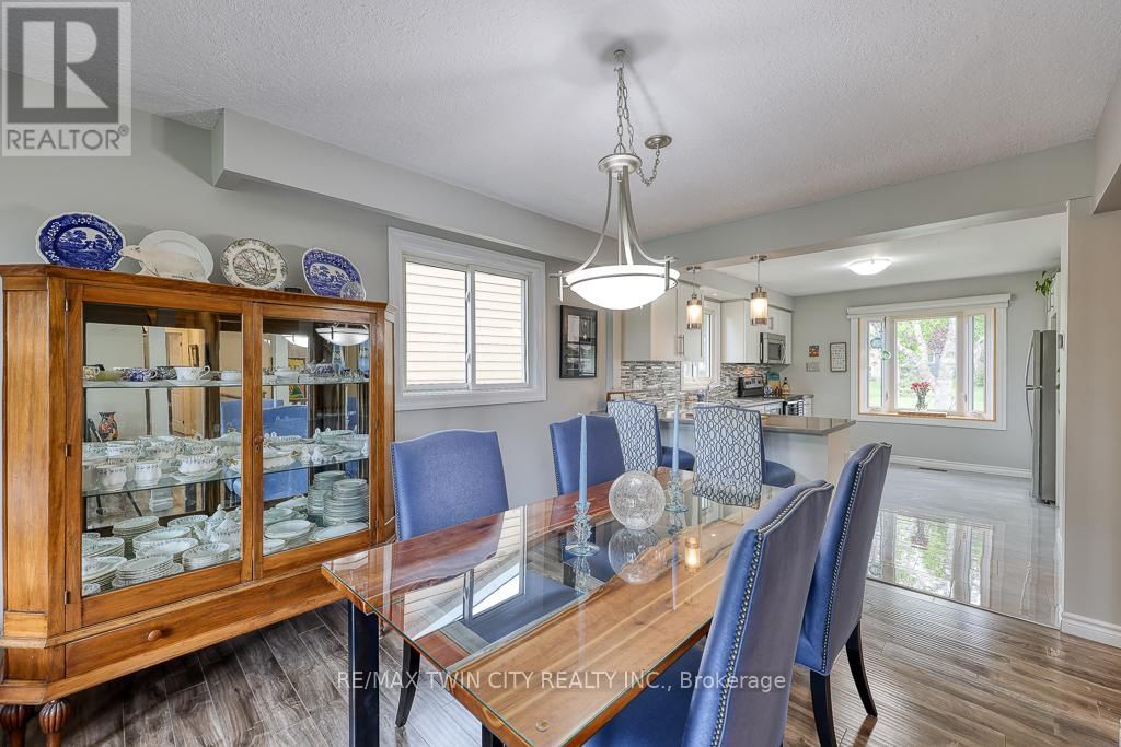 18 CHARNWOOD COURT Image 10