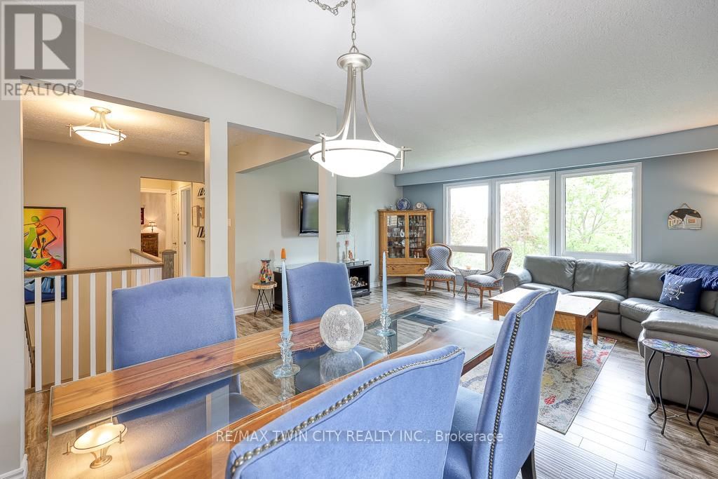 18 CHARNWOOD COURT Image 11