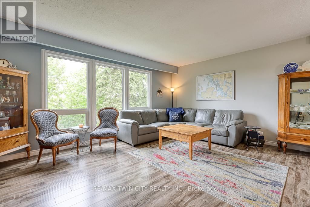 18 CHARNWOOD COURT Image 13