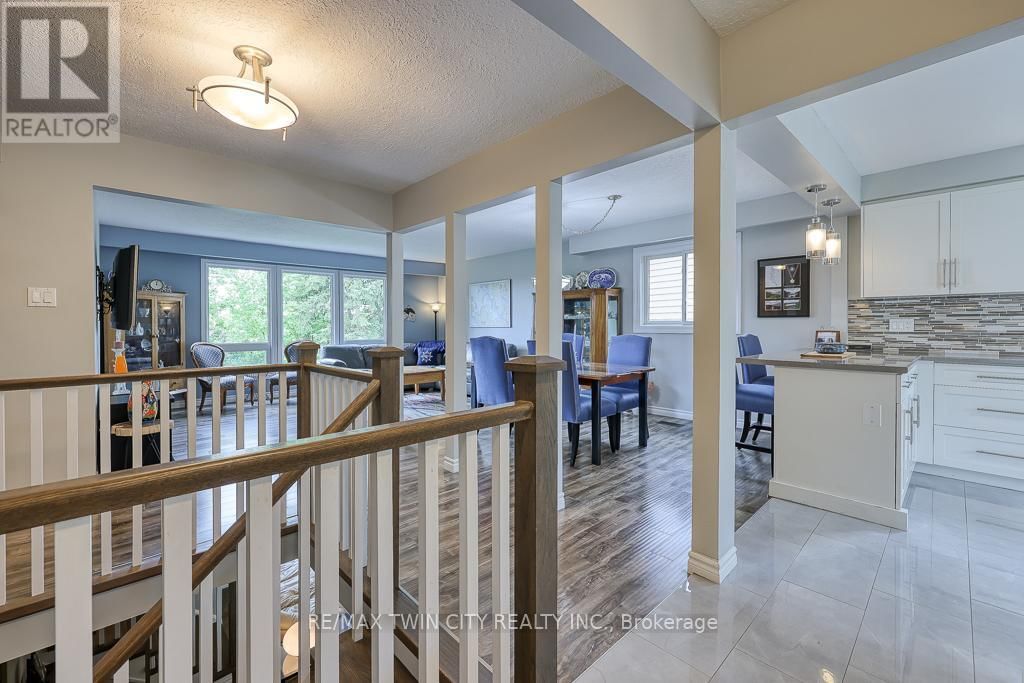 18 CHARNWOOD COURT Image 14