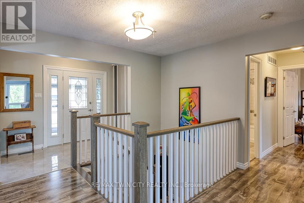 18 CHARNWOOD COURT Image 15