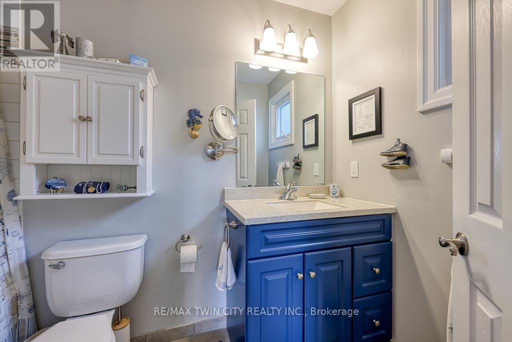 18 CHARNWOOD COURT Image 18