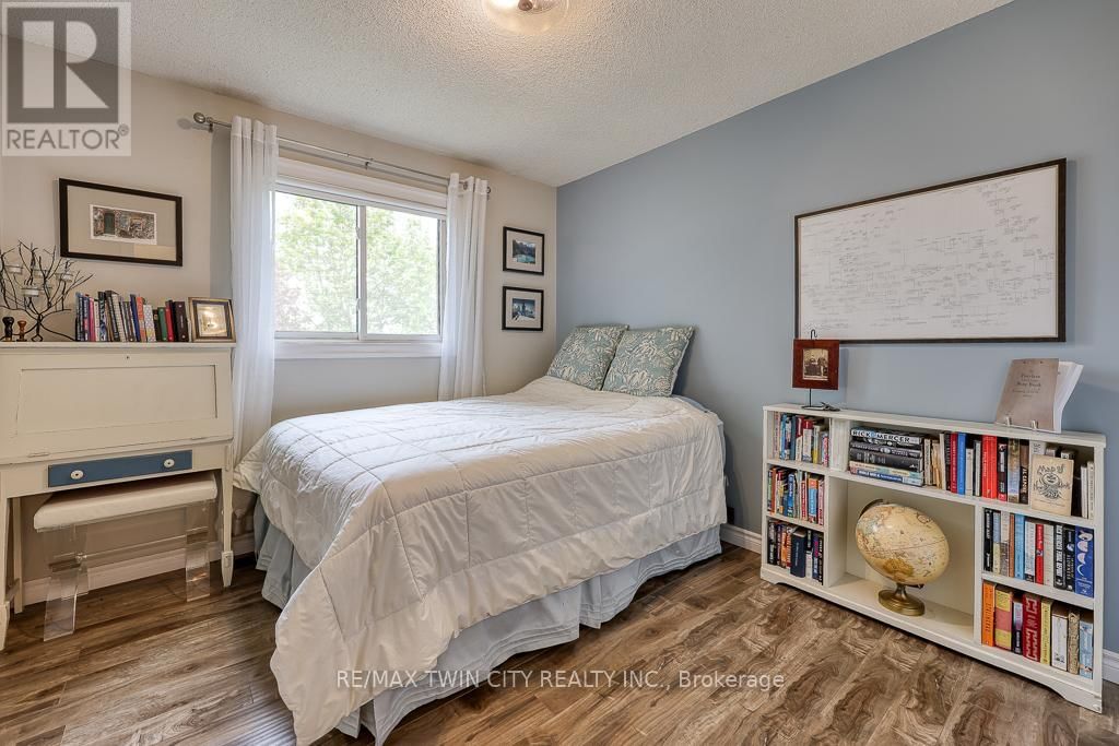 18 CHARNWOOD COURT Image 19