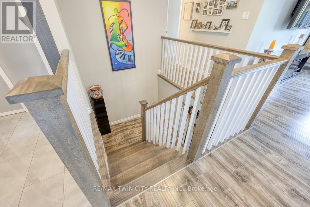 18 CHARNWOOD COURT Image 21