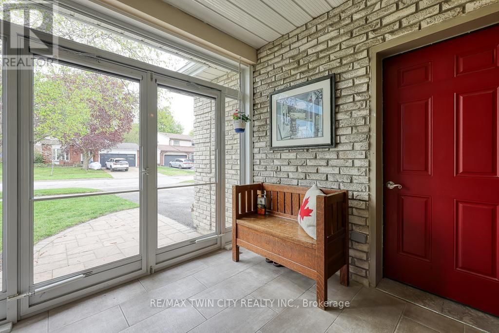 18 CHARNWOOD COURT Image 3