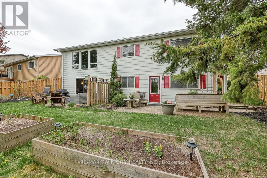 18 CHARNWOOD COURT Image 36