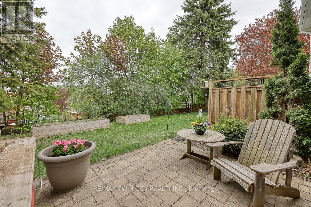 18 CHARNWOOD COURT Image 38
