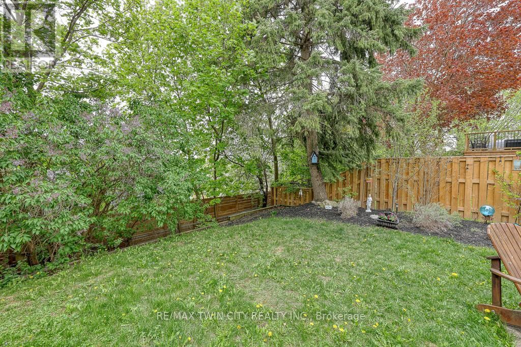 18 CHARNWOOD COURT Image 43