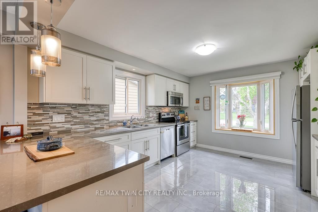 18 CHARNWOOD COURT Image 6