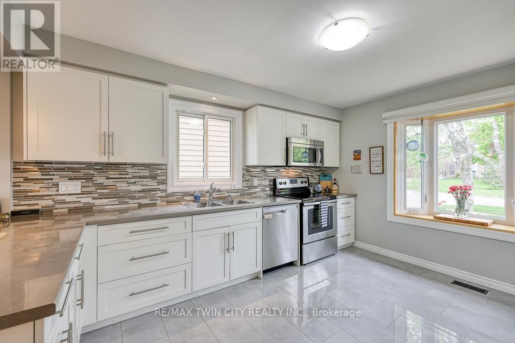 18 CHARNWOOD COURT Image 7