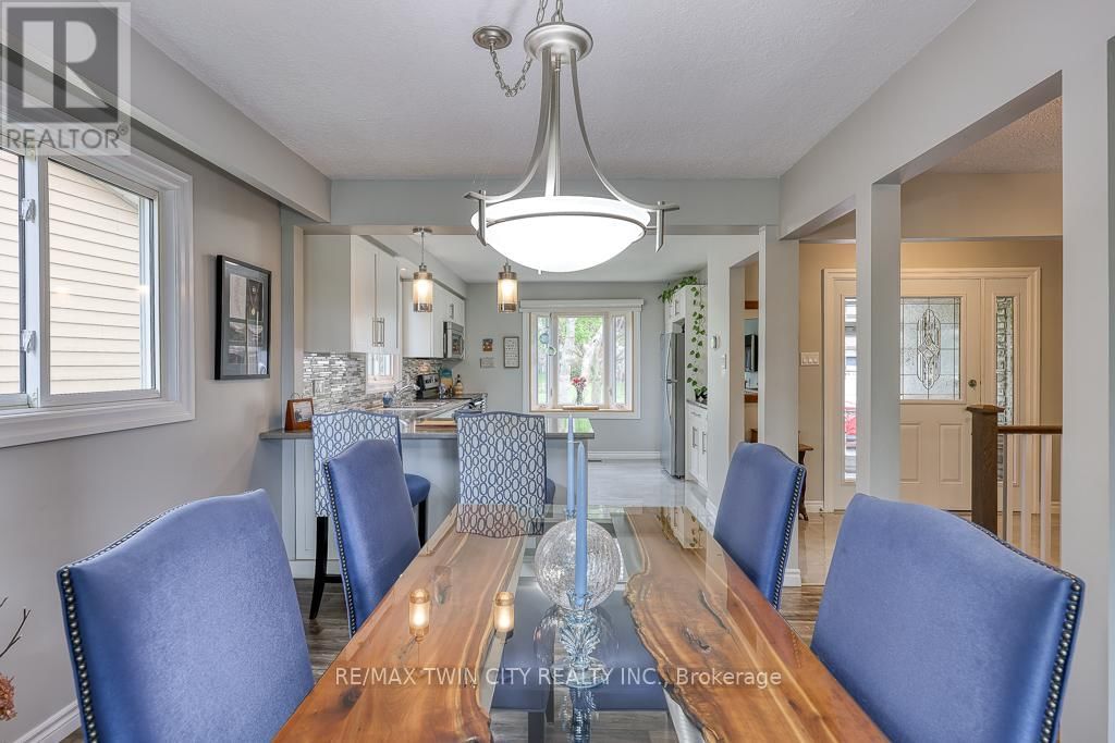 18 CHARNWOOD COURT Image 8