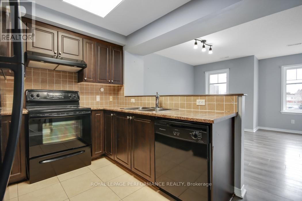 700 REARDON PRIVATE Image 14