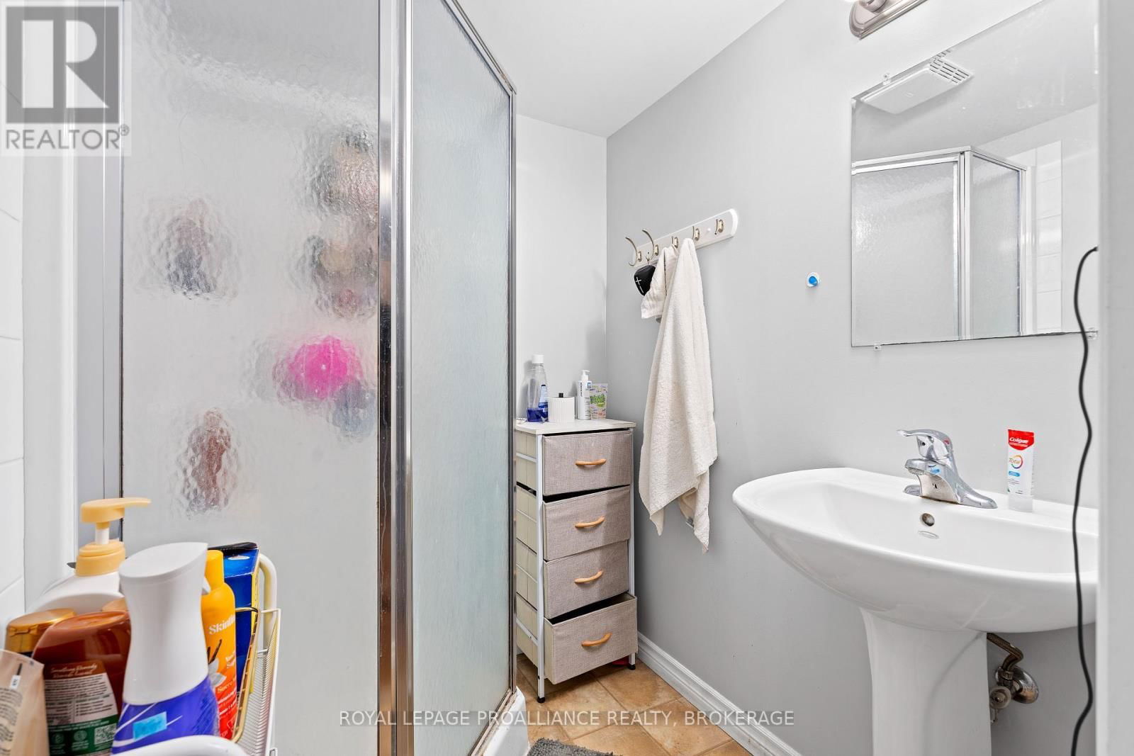 231 ALBERT STREET Image 15