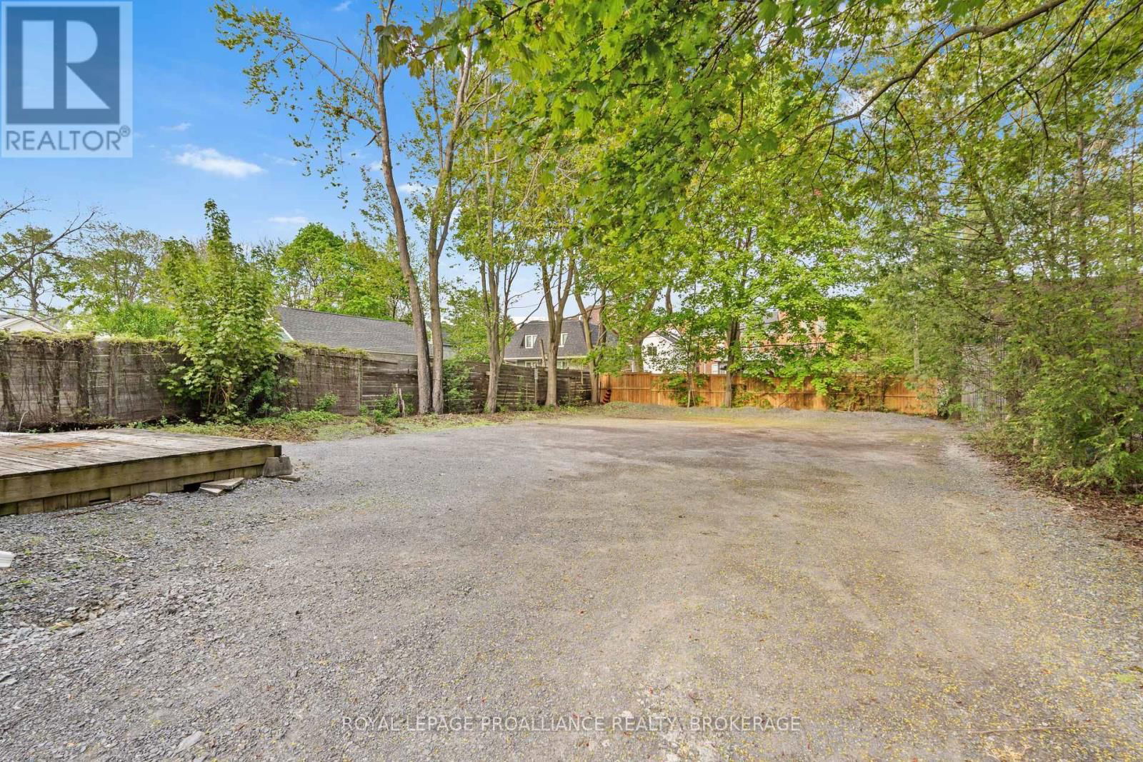 231 ALBERT STREET Image 42