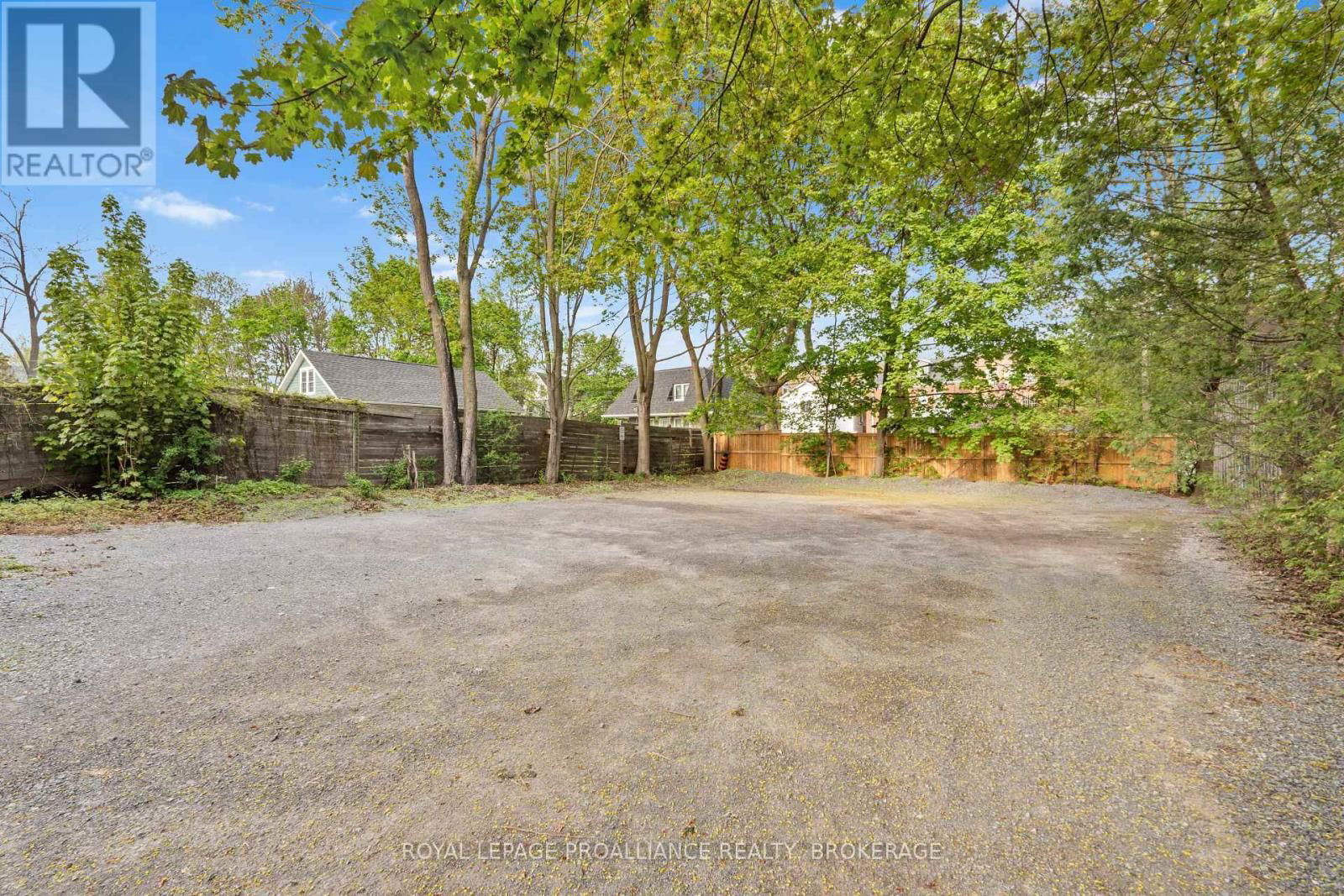 231 ALBERT STREET Image 43