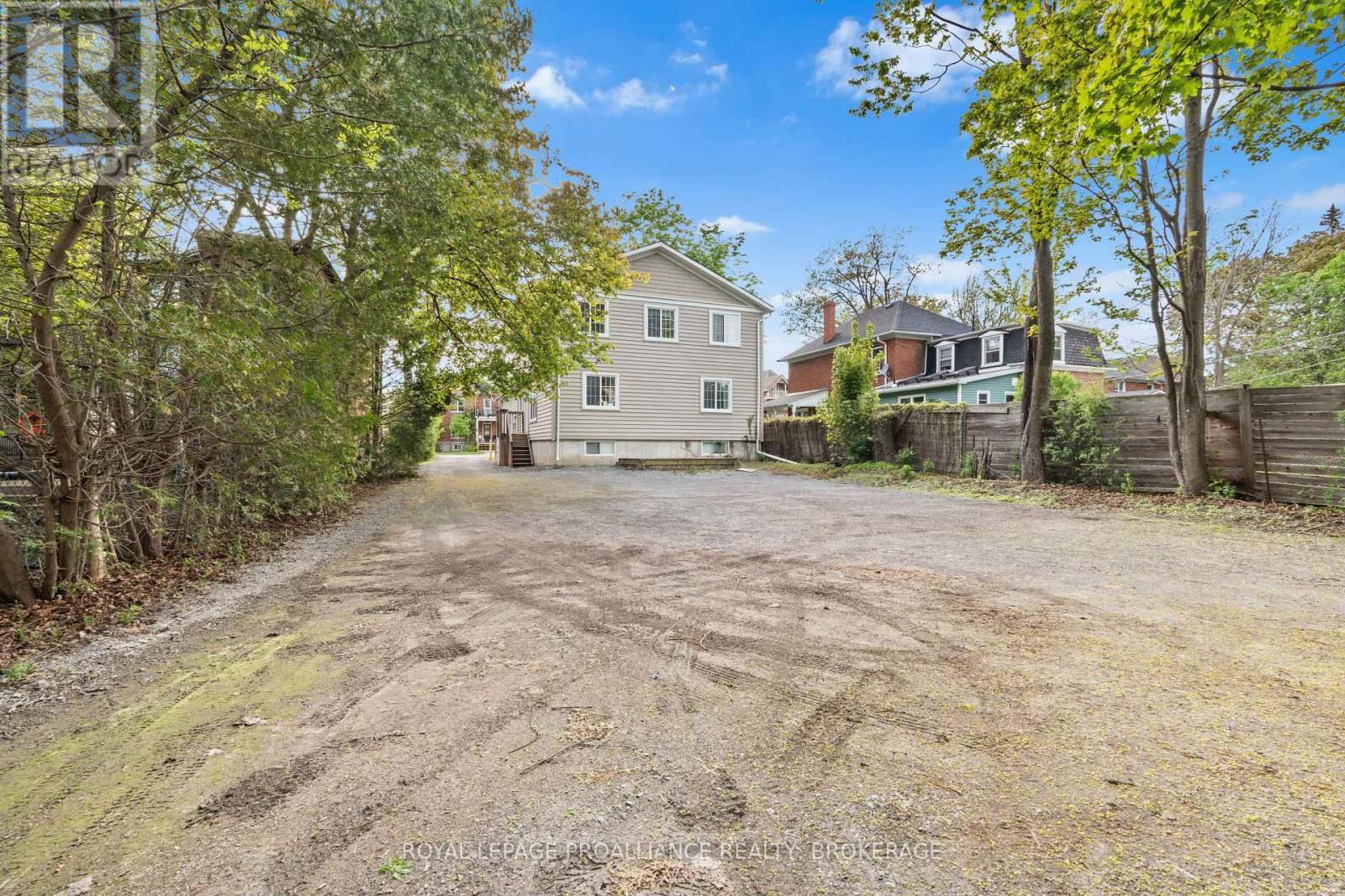 231 ALBERT STREET Image 44