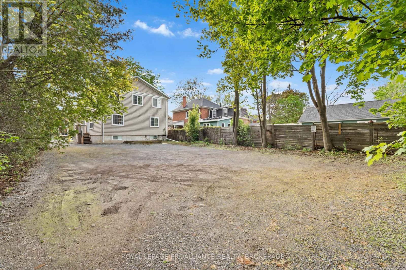 231 ALBERT STREET Image 45