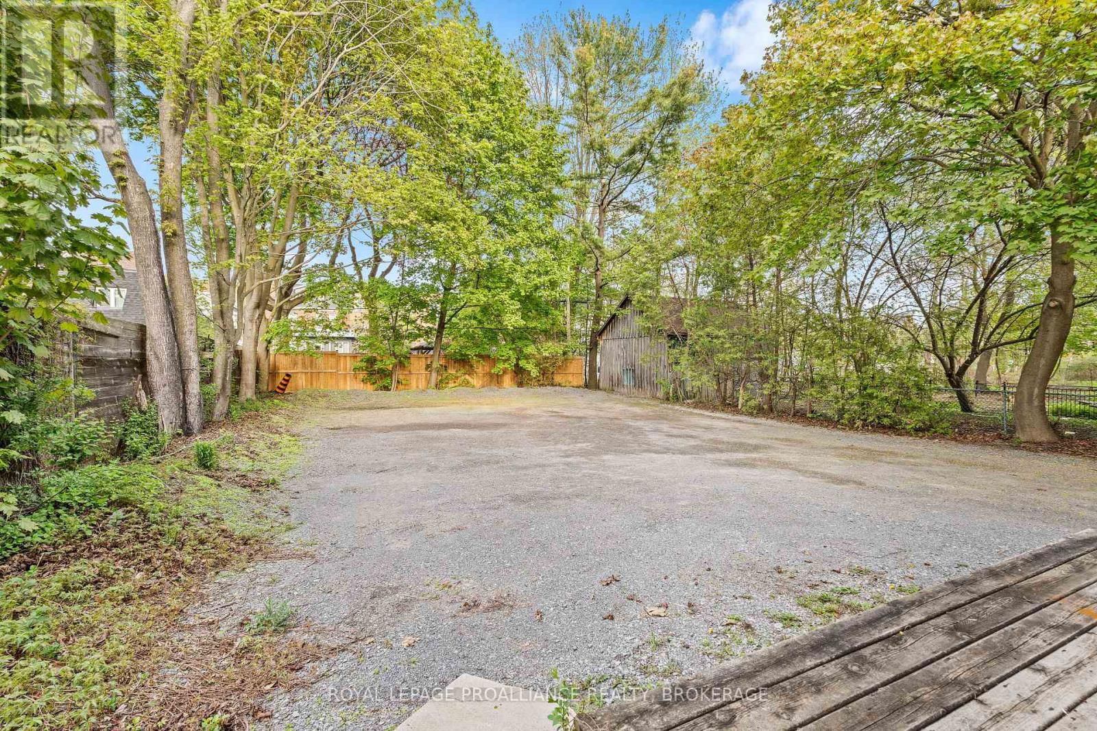 231 ALBERT STREET Image 46