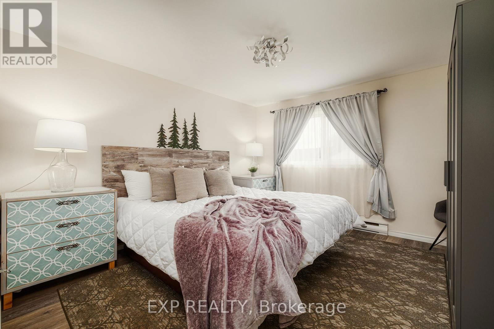 689 HILLVIEW ROAD Image 12