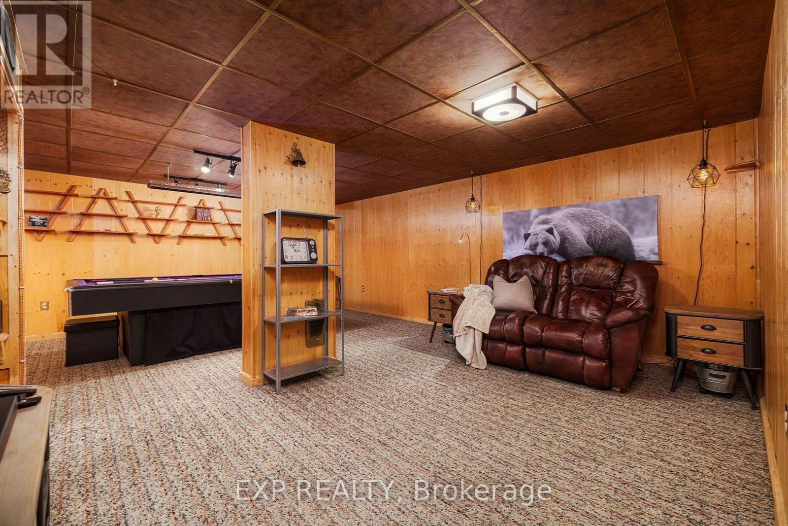 689 HILLVIEW ROAD Image 18