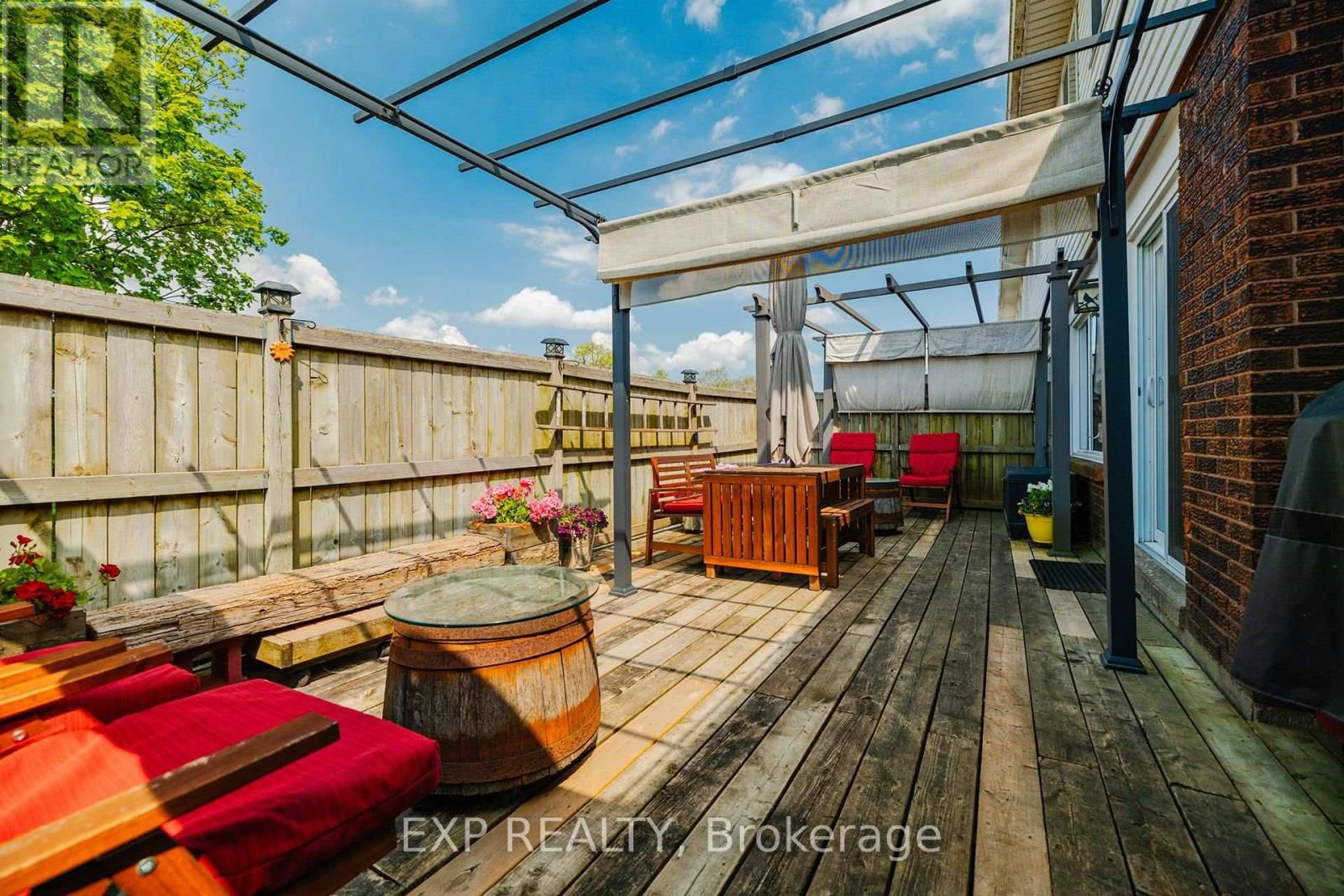 689 HILLVIEW ROAD Image 21