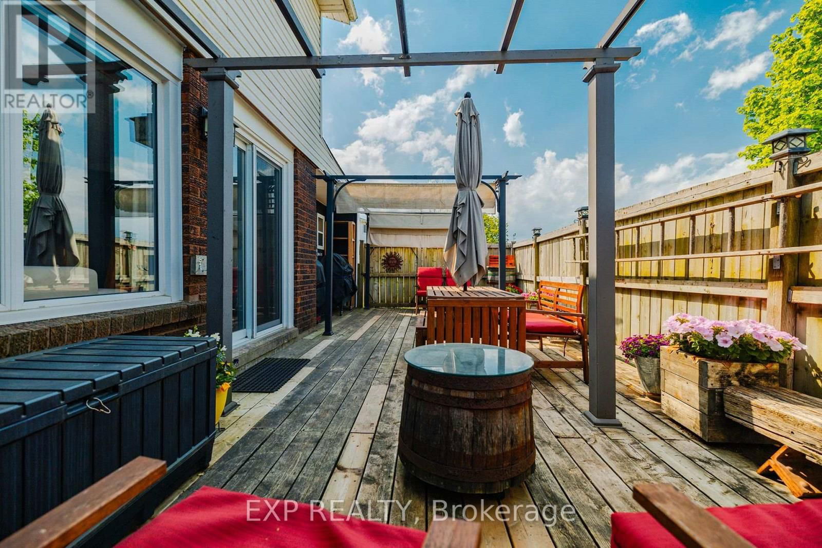 689 HILLVIEW ROAD Image 22