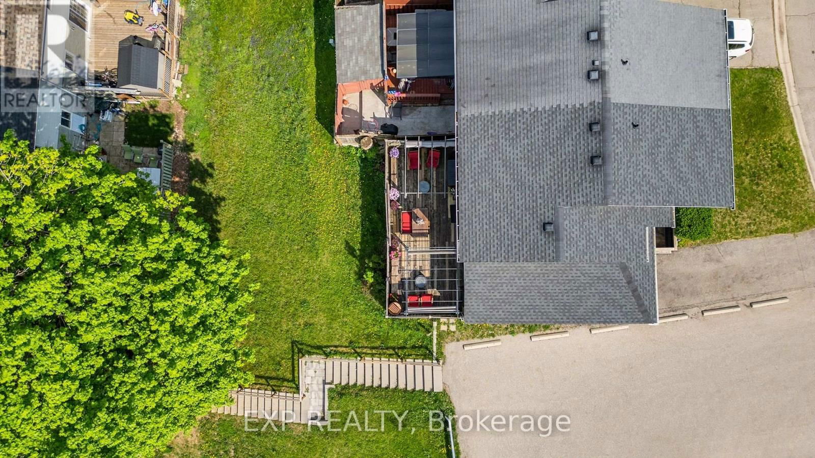 689 HILLVIEW ROAD Image 35