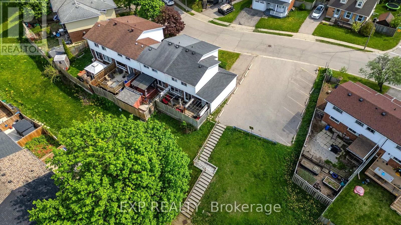 689 HILLVIEW ROAD Image 38