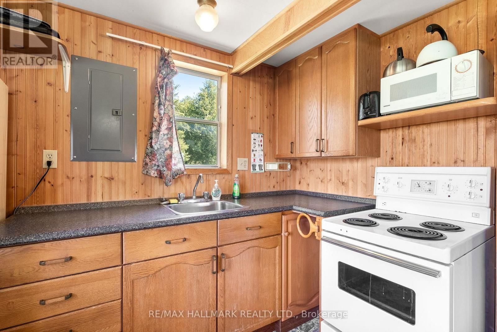 107 - 449 ISLAND VIEW ROAD Image 9